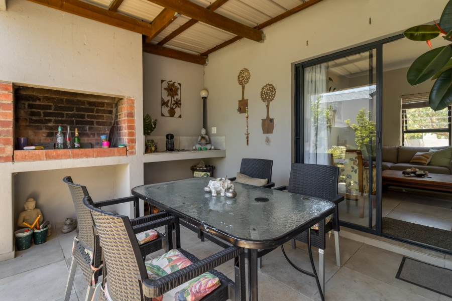 3 Bedroom Property for Sale in Aan de Wijnlanden Western Cape